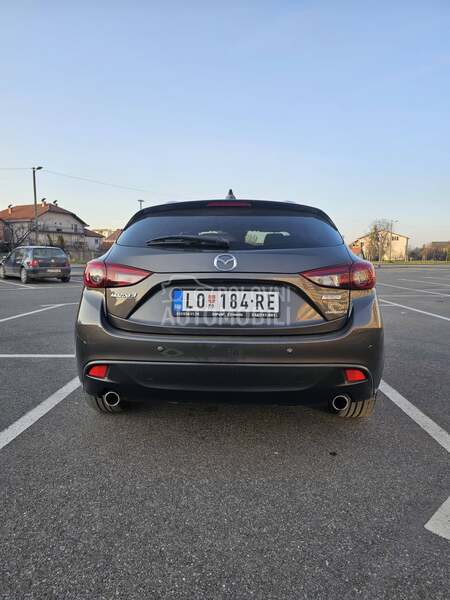 Mazda 3 AT Revolution