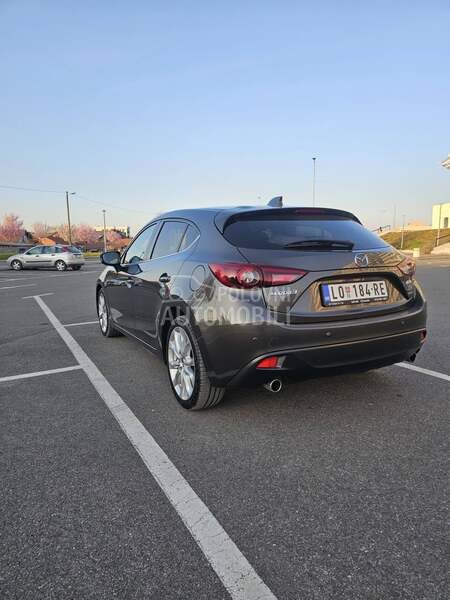 Mazda 3 AT Revolution