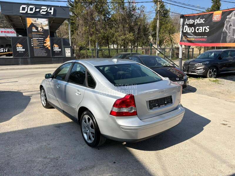 Volvo S40 