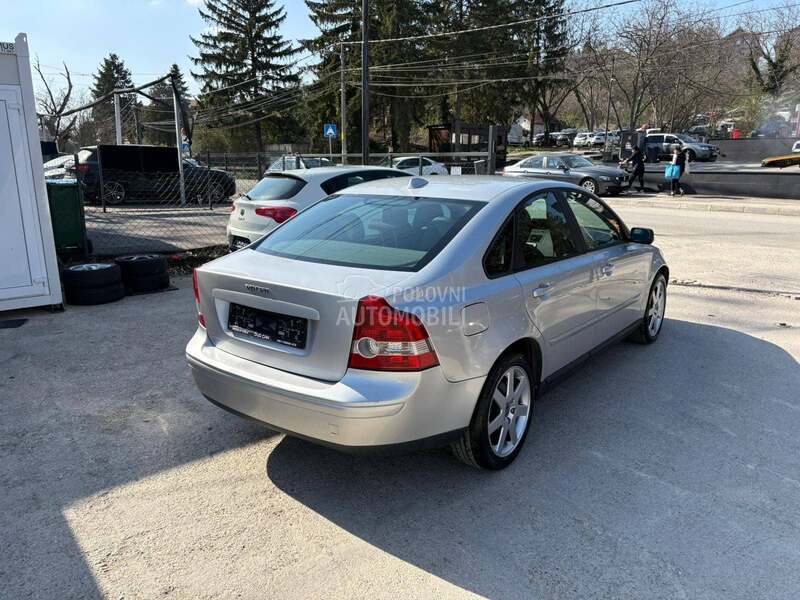 Volvo S40 
