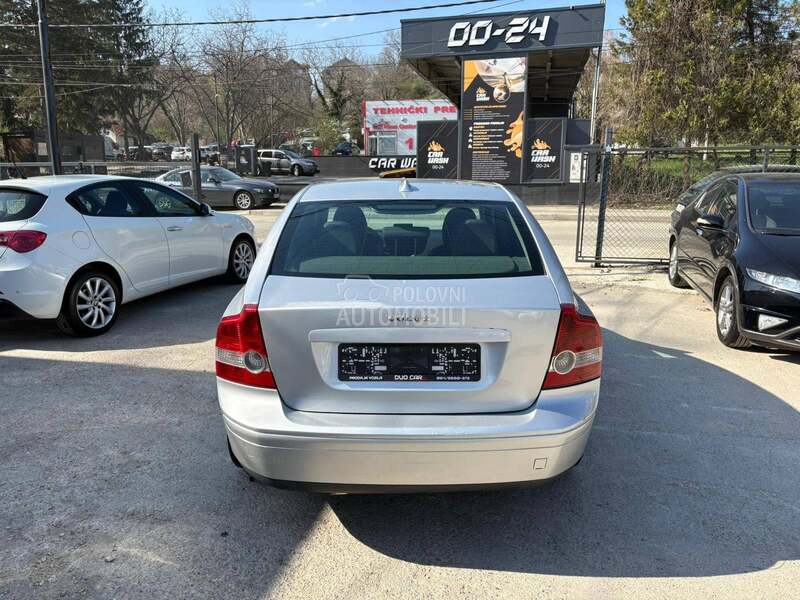 Volvo S40 