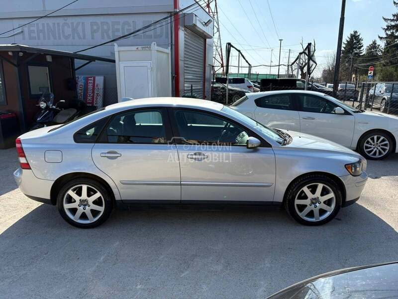 Volvo S40 