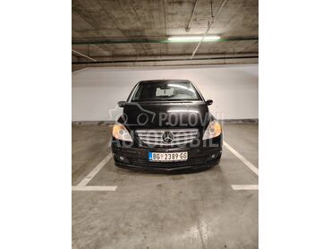 Mercedes Benz B 180 