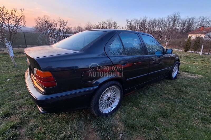 BMW 325 E36