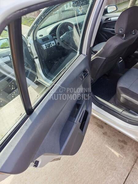 Opel Astra H 