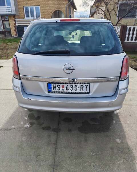 Opel Astra H 