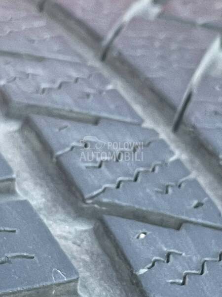 Continental 225/55 R17 Zimska