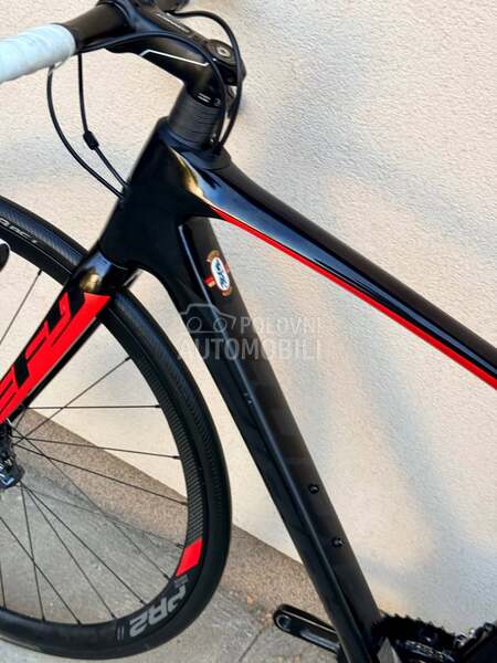 Giant Defy Carbon 28