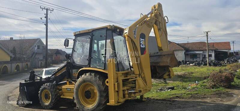 CAT 438D