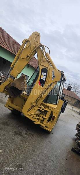 CAT 438D