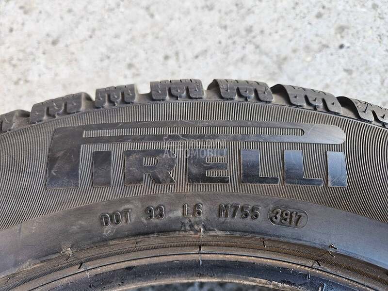 Pirelli 215/60 R17 Zimska