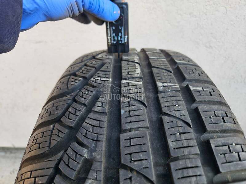 Pirelli 215/60 R17 Zimska