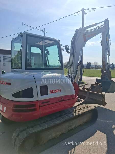 Takeuchi TB250 2