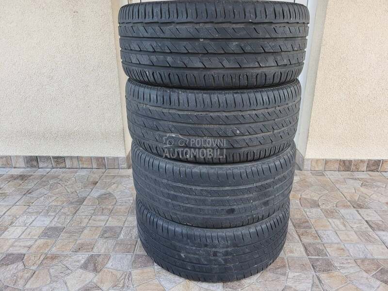 Semperit 215/45 R17 Letnja