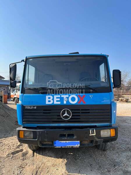 Mercedes Benz 1524