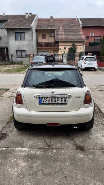 MINI One 