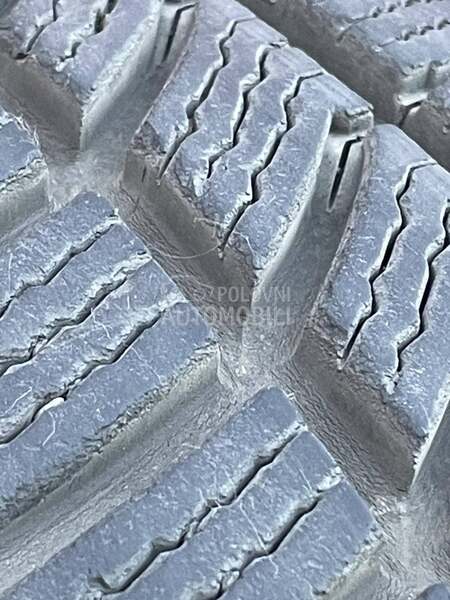 Continental 225/55 R17 Zimska