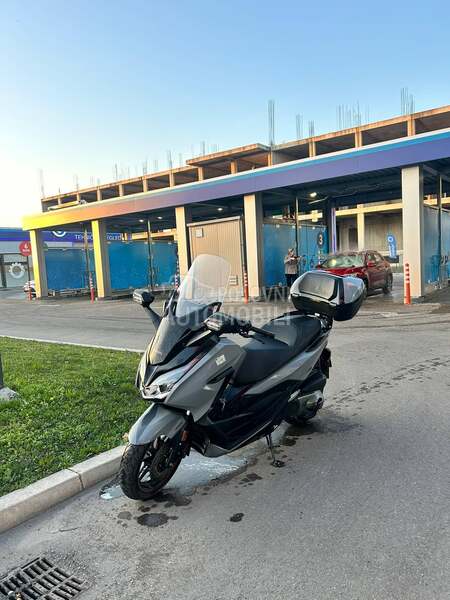 Honda FORZA 300