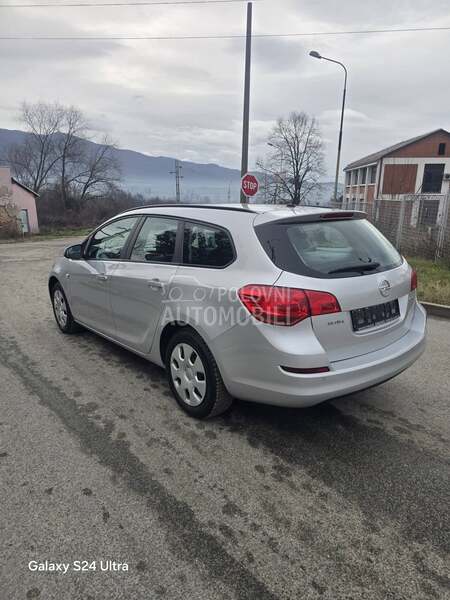 Opel Astra J 