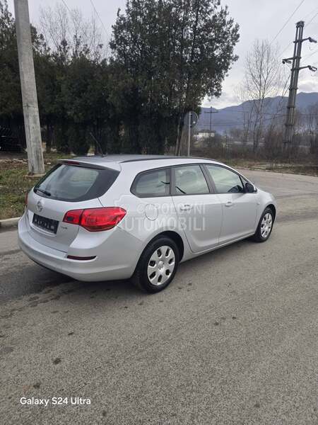 Opel Astra J 