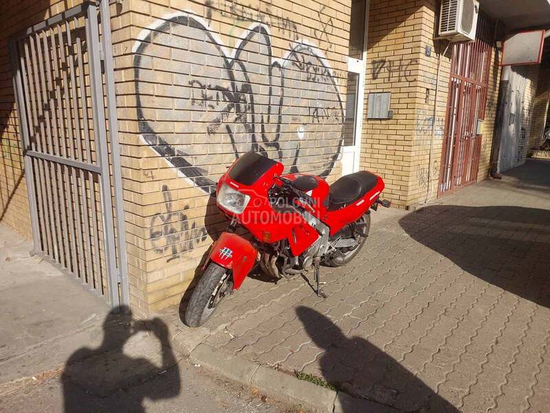 Honda CBR600F + Shoei