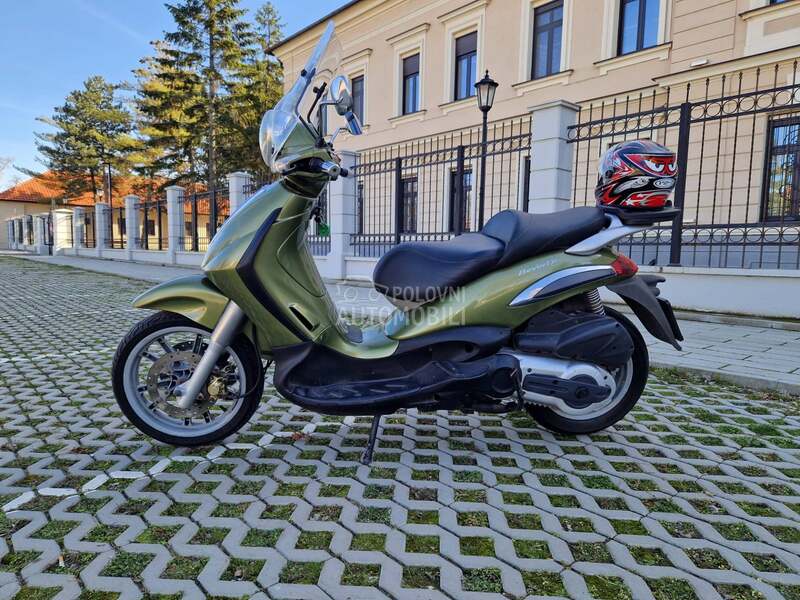 Piaggio Beverly 500
