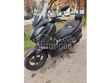 Yamaha X Max Iron