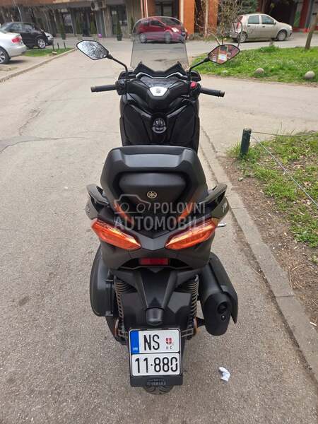 Yamaha X Max Iron