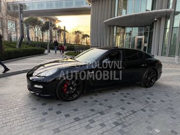 Porsche Panamera 4 Black ed