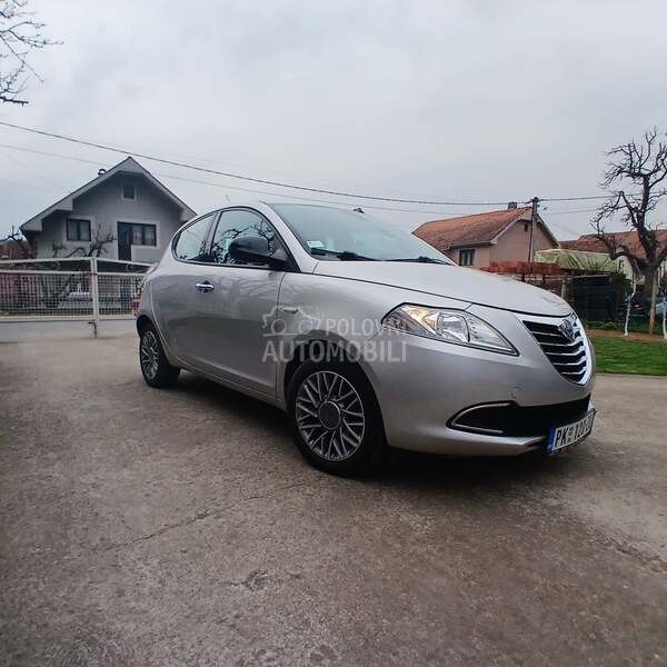 Lancia Ypsilon 