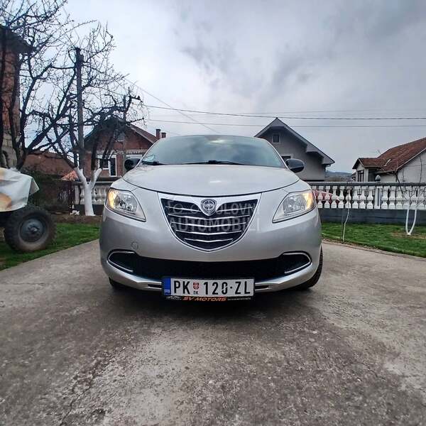 Lancia Ypsilon 