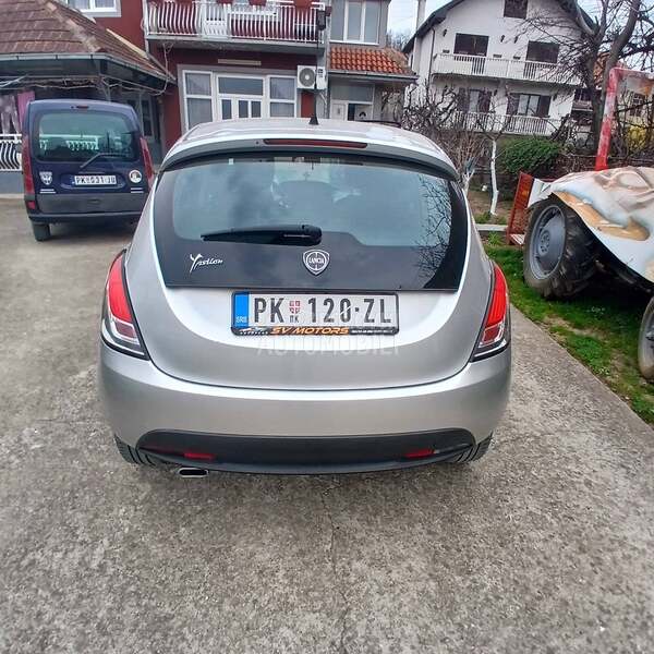 Lancia Ypsilon 
