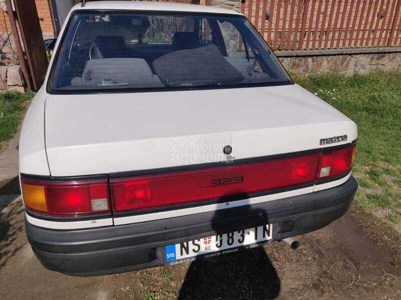 Mazda 323 