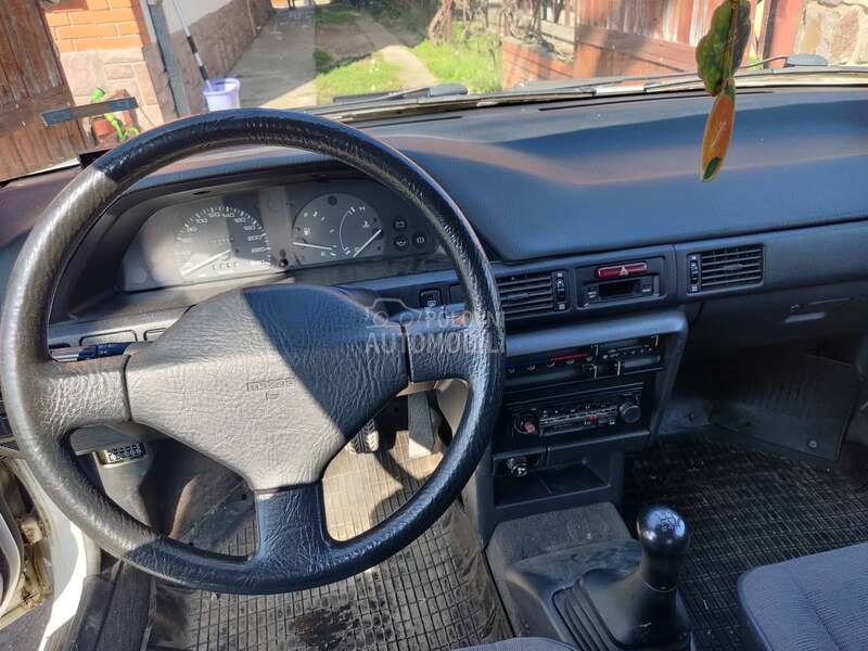 Mazda 323 