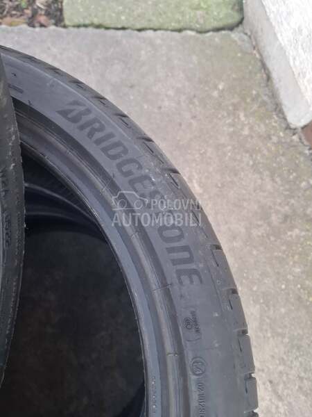 Bridgestone 225/40 R19 Letnja