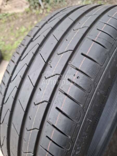 Hankook 215/45 R17 Letnja