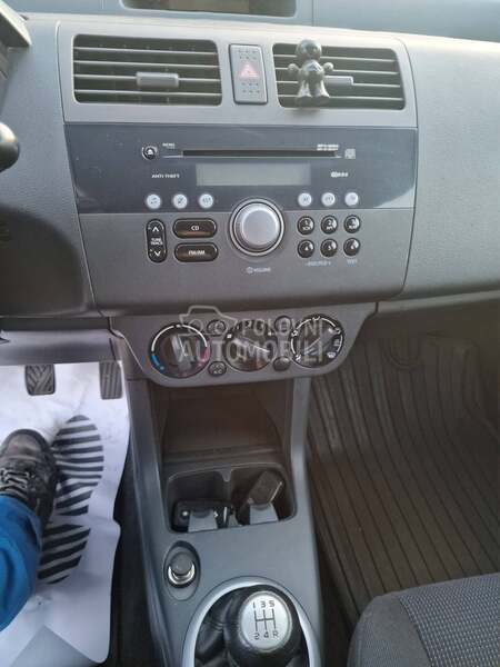 Suzuki Swift 1,3 b