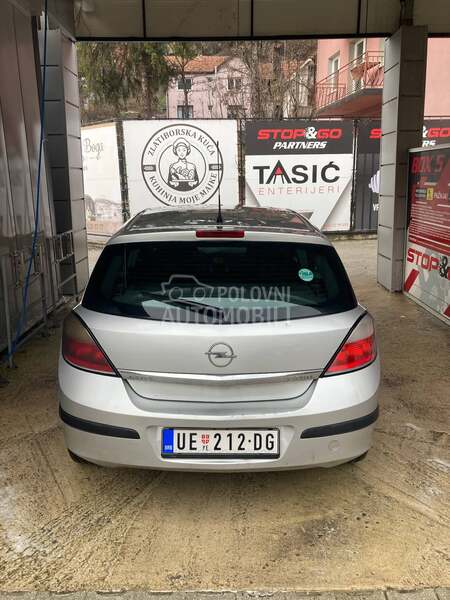 Opel Astra H 