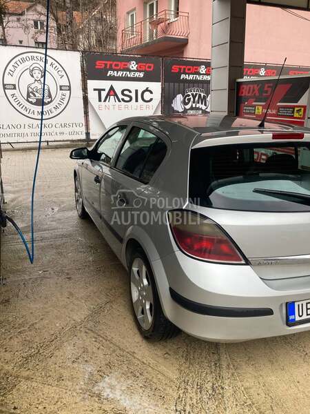 Opel Astra H 
