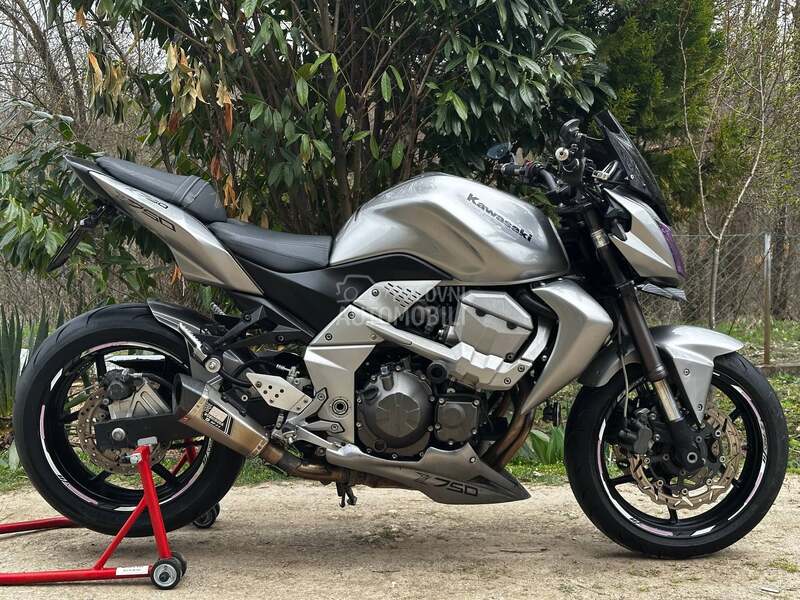 Kawasaki Z750