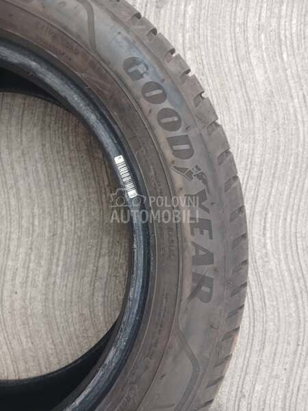 Goodyear 185/60 R15 Zimska