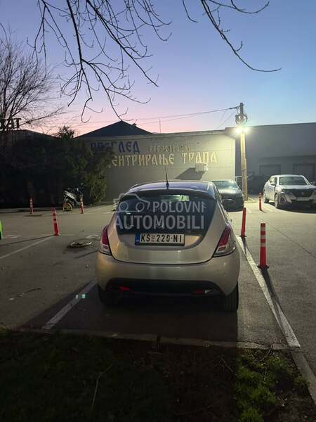 Lancia Ypsilon Bicolor