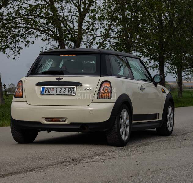 MINI One 