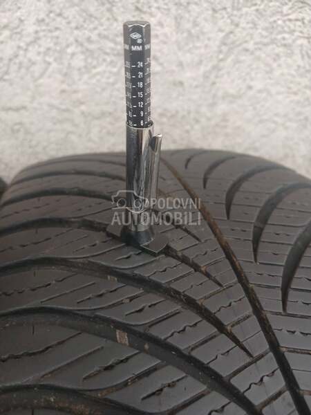 Goodyear 215/55 R17 Sve sezone
