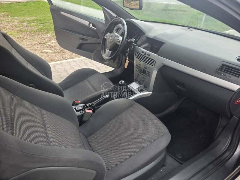 Opel Astra H GTC
