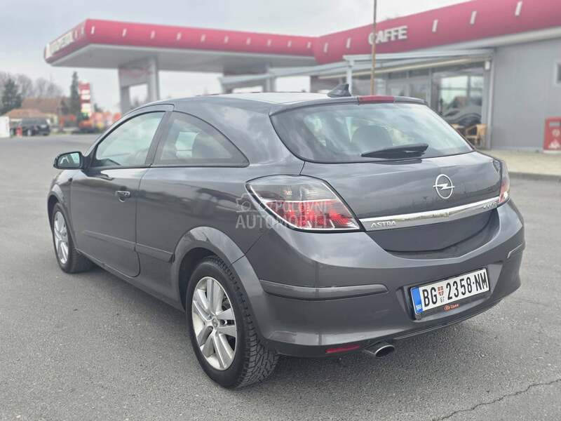 Opel Astra H GTC