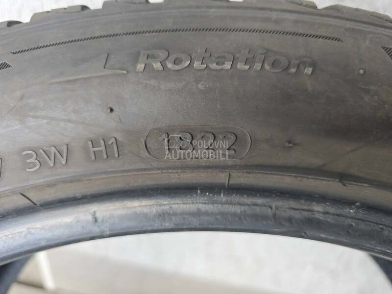 Hankook 245/45 R19 Zimska