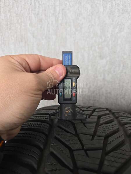 Hankook 245/45 R19 Zimska