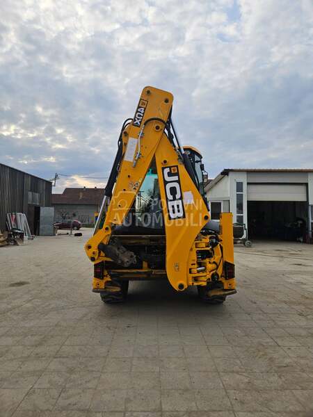 JCB 4CX