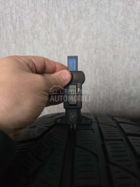 Pirelli 235/50 R19 Zimska